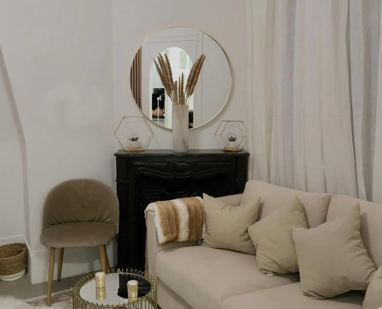 A Cote Tour Eiffel Apartment
